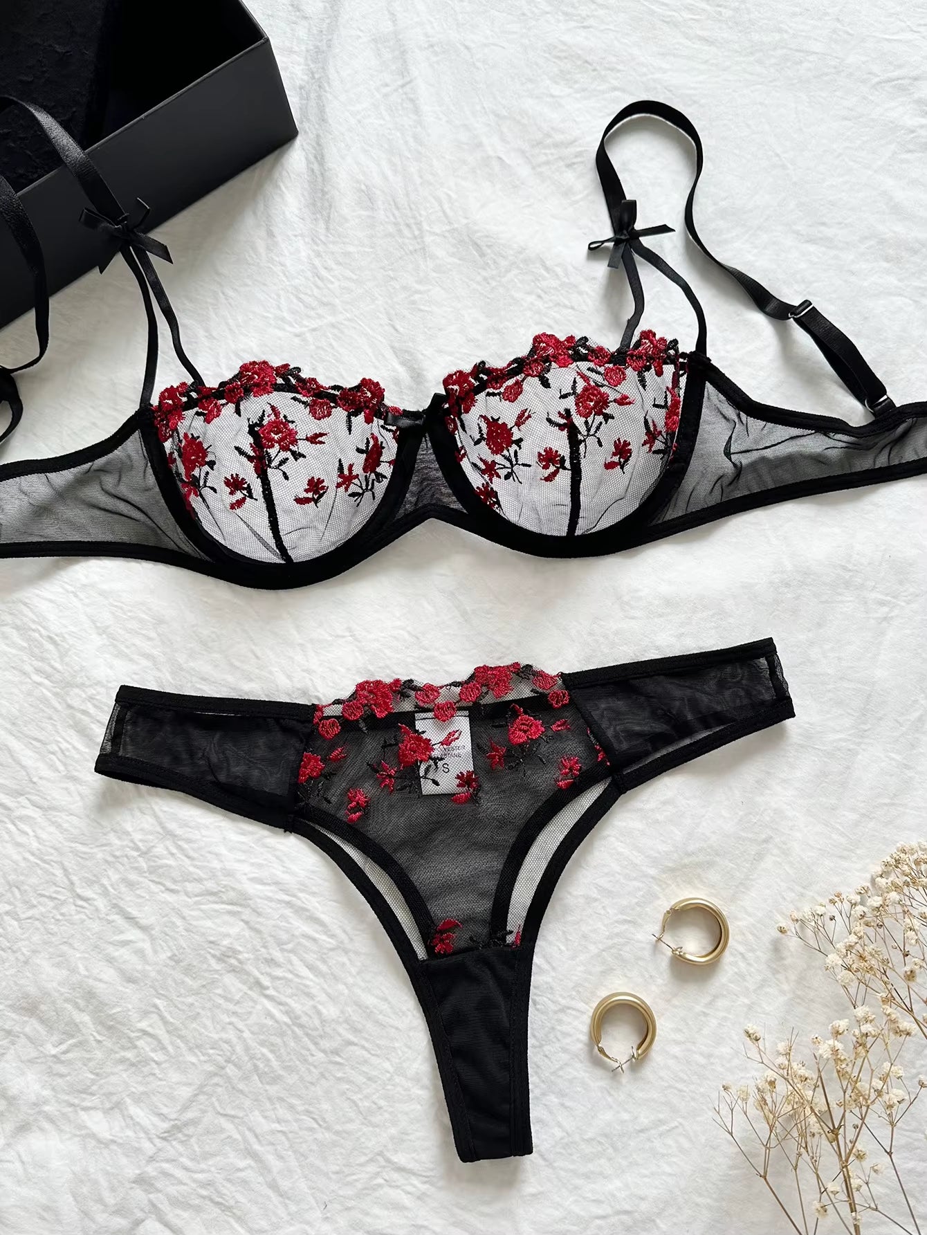 Night Beautiful Sexy Women 2 Piece Floral Embroidery Underwear Sexy Erotic Lingerie Underwear Set